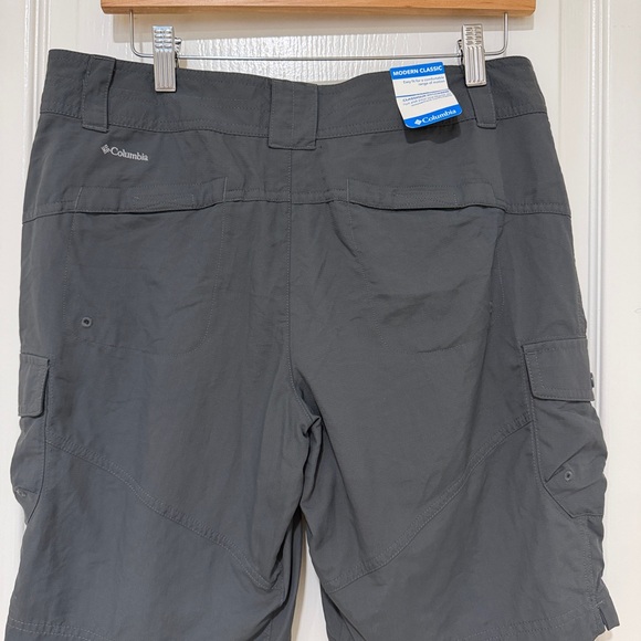 NWT Columbia Women’s Omni-Shade Cargo Shorts Gray Size 8 - Picture 4 of 5